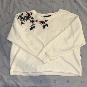 Abercrombie & Fitch Floral Embroidered Cropped Sweater